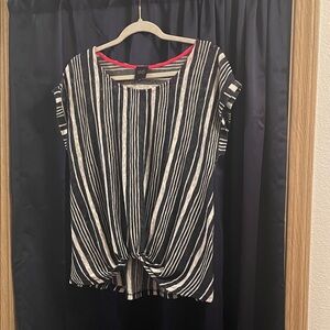 Women’s W5 navy & white striped blouse size XL